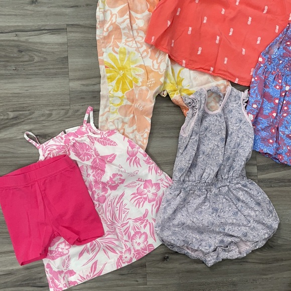 AMAZING PACKAGE DEAL: All Girls Hawaiian themed outfits - Picture 3 of 8